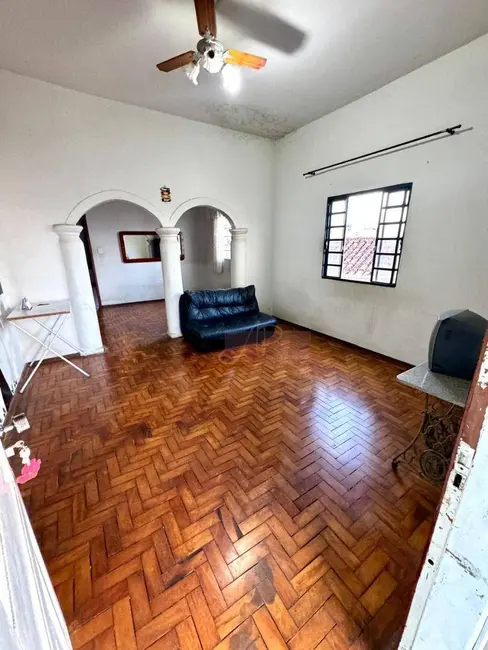 Foto 3 de Casa com 3 quartos à venda, 401m2 em Pouso Alegre - MG