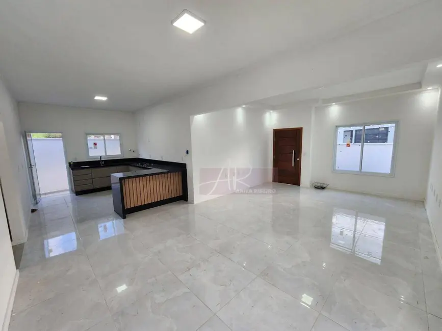 Foto 1 de Casa com 3 quartos à venda, 360m2 em Buritis, Pouso Alegre - MG