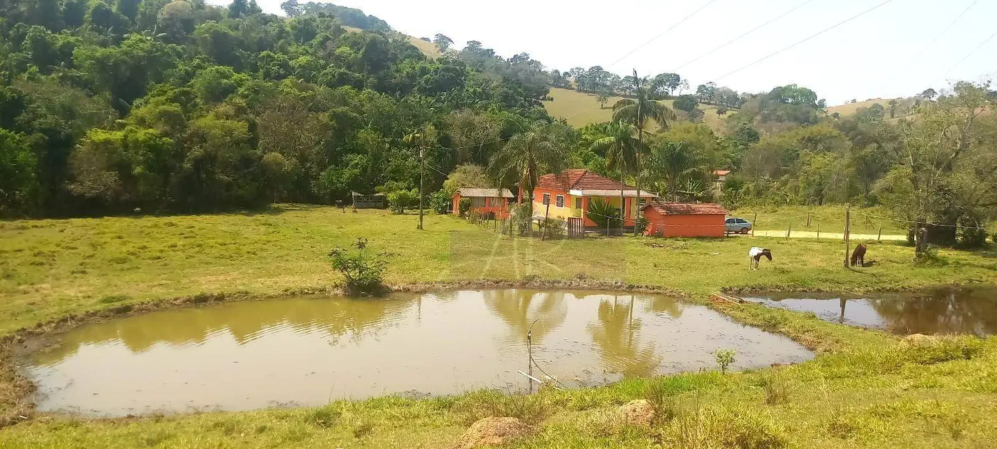 Foto 1 de Chácara com 2 quartos à venda, 11000m2 em Pouso Alegre - MG
