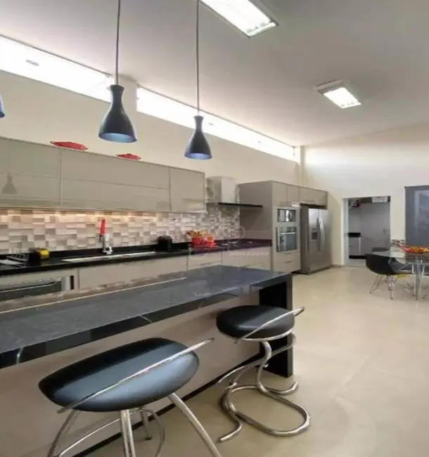 Foto 5 de Casa com 4 quartos à venda, 956m2 em Pouso Alegre - MG