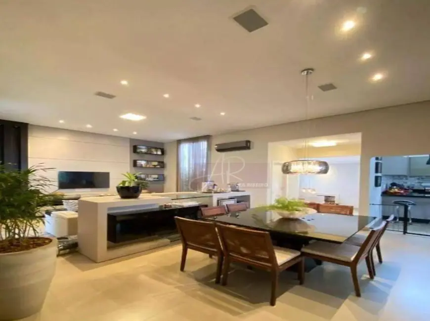 Foto 3 de Casa com 4 quartos à venda, 956m2 em Pouso Alegre - MG