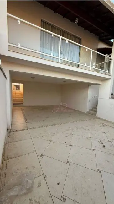 Casa com 3 quartos à venda, 438m2 em Pouso Alegre - MG - imagem 3 Foto 3 de Casa com 3 quartos à venda, 438m2 em Pouso Alegre - MG