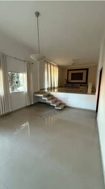 Casa com 3 quartos à venda, 438m2 em Pouso Alegre - MG - imagem 4 Foto 4 de Casa com 3 quartos à venda, 438m2 em Pouso Alegre - MG