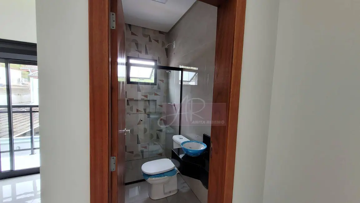 Casa com 3 quartos à venda, 300m2 em Colinas de Santa Bárbara, Pouso Alegre - MG - imagem 7 Foto 7 de Casa com 3 quartos à venda, 300m2 em Colinas de Santa Bárbara, Pouso Alegre - MG