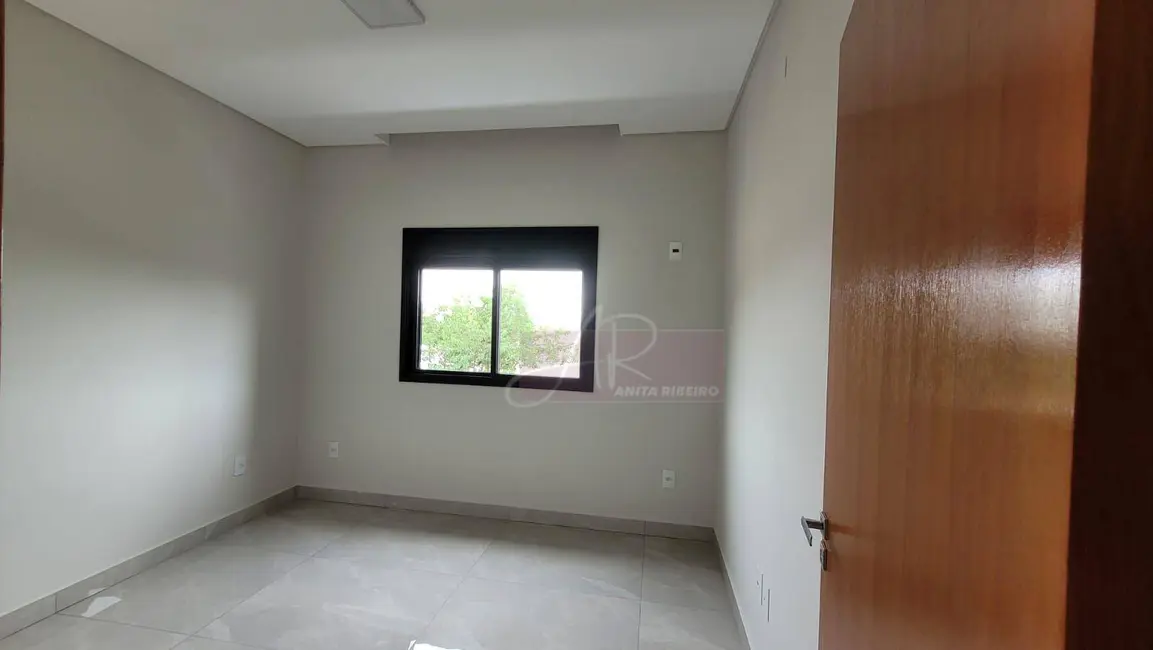 Casa com 3 quartos à venda, 300m2 em Colinas de Santa Bárbara, Pouso Alegre - MG - imagem 9 Foto 9 de Casa com 3 quartos à venda, 300m2 em Colinas de Santa Bárbara, Pouso Alegre - MG