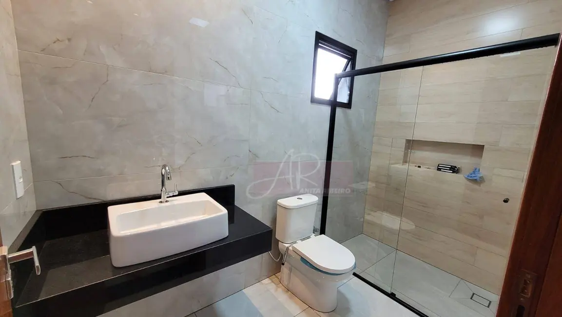 Casa com 3 quartos à venda, 300m2 em Colinas de Santa Bárbara, Pouso Alegre - MG - imagem 4 Foto 4 de Casa com 3 quartos à venda, 300m2 em Colinas de Santa Bárbara, Pouso Alegre - MG