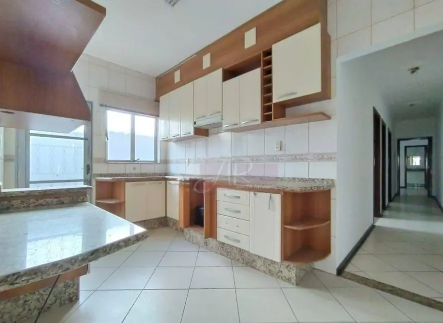 Casa com 4 quartos à venda, 150m2 em Jardim Aureliano, Pouso Alegre - MG - imagem 5 Foto 5 de Casa com 4 quartos à venda, 150m2 em Jardim Aureliano, Pouso Alegre - MG