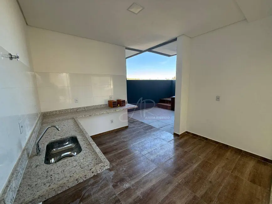 Foto 2 de Casa de Condomínio com 3 quartos à venda, 185m2 em Pouso Alegre - MG