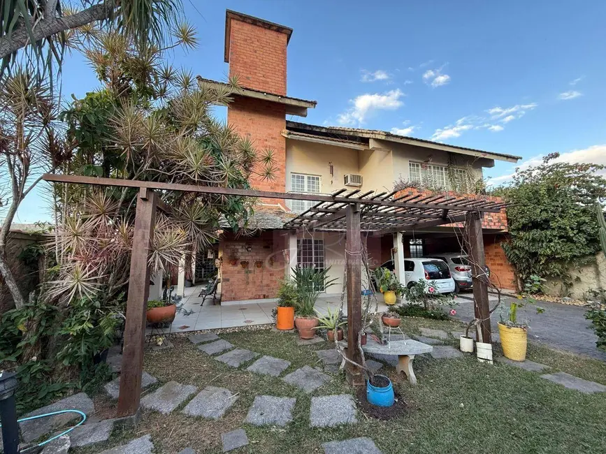Foto 1 de Casa com 6 quartos à venda, 450m2 em Fátima I, Pouso Alegre - MG