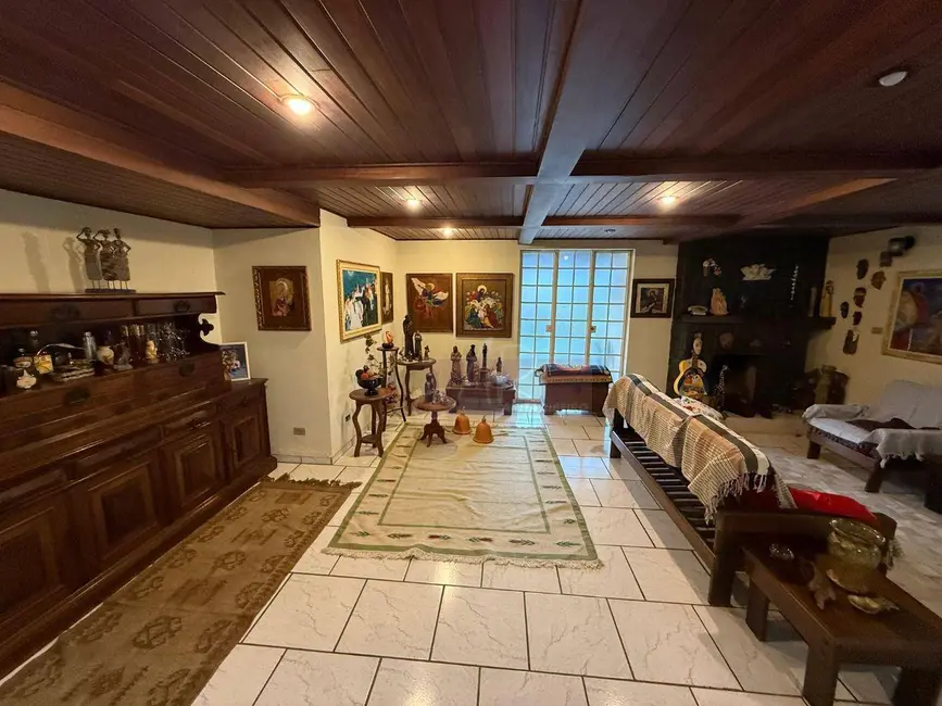 Foto 3 de Casa com 6 quartos à venda, 450m2 em Fátima I, Pouso Alegre - MG