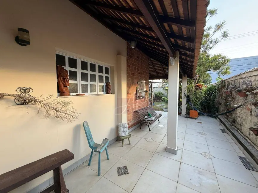 Foto 2 de Casa com 6 quartos à venda, 450m2 em Fátima I, Pouso Alegre - MG