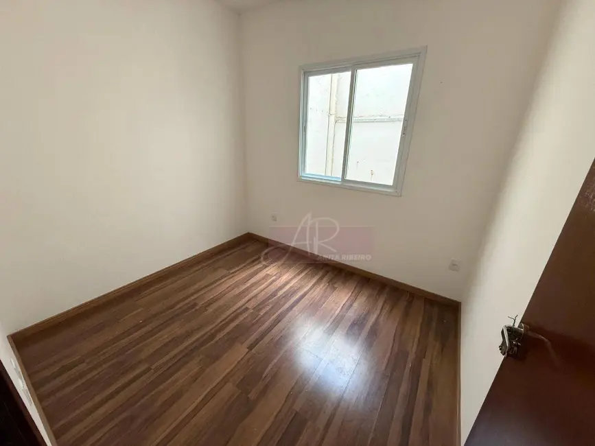 Apartamento com 3 quartos à venda, 85m2 em Centro, Pouso Alegre - MG - imagem 9 Foto 9 de Apartamento com 3 quartos à venda, 85m2 em Centro, Pouso Alegre - MG