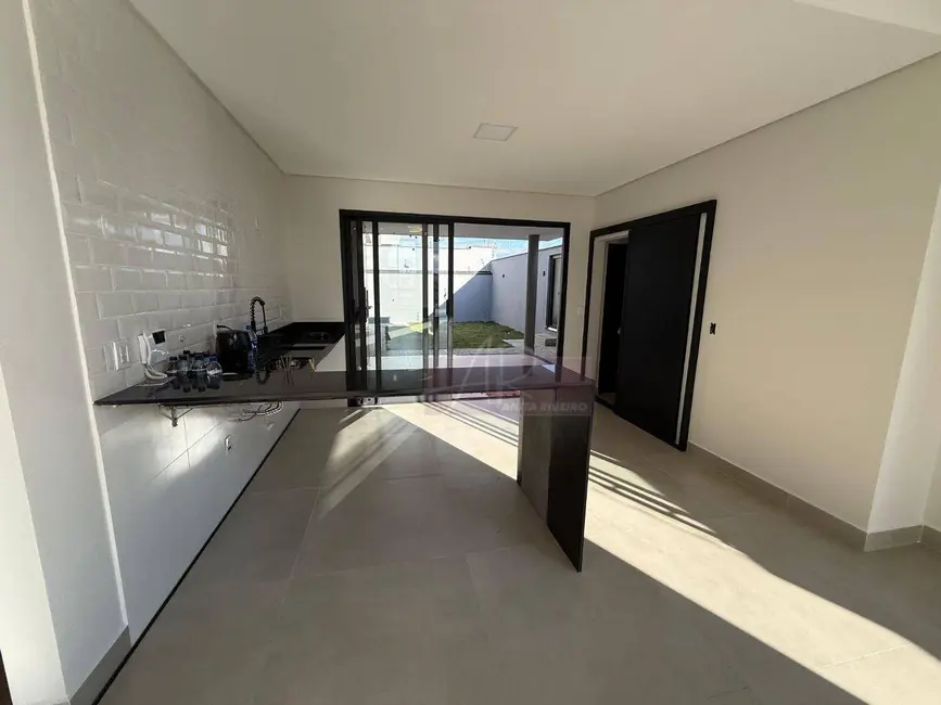 Casa com 4 quartos à venda, 344m2 em Pouso Alegre - MG - imagem 3 Foto 3 de Casa com 4 quartos à venda, 344m2 em Pouso Alegre - MG