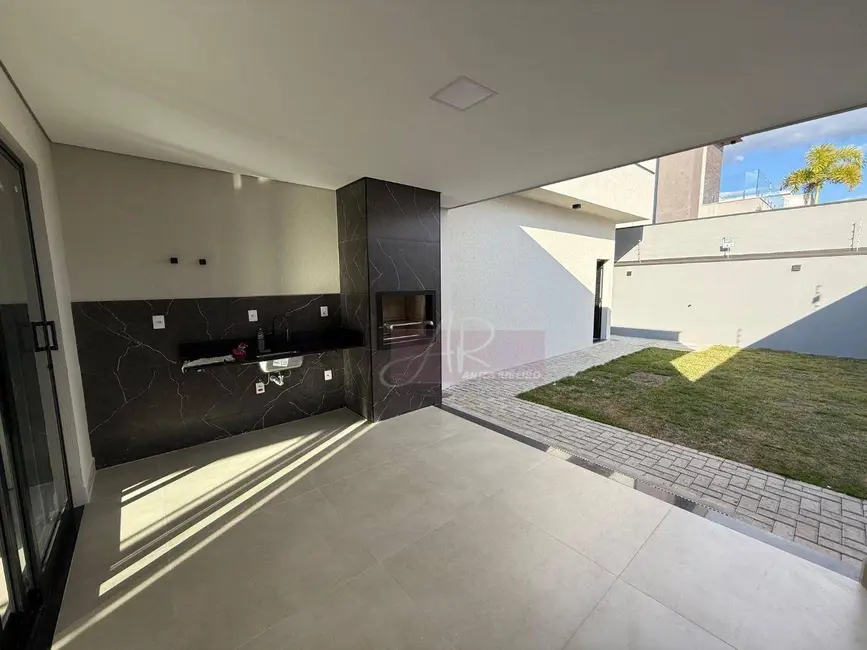 Casa com 4 quartos à venda, 344m2 em Pouso Alegre - MG - imagem 5 Foto 5 de Casa com 4 quartos à venda, 344m2 em Pouso Alegre - MG