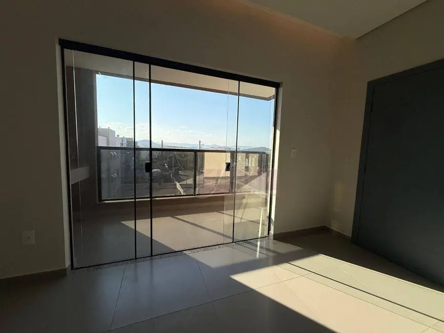 Foto 4 de Apartamento com 3 quartos à venda, 110m2 em Nhá Chica, Pouso Alegre - MG