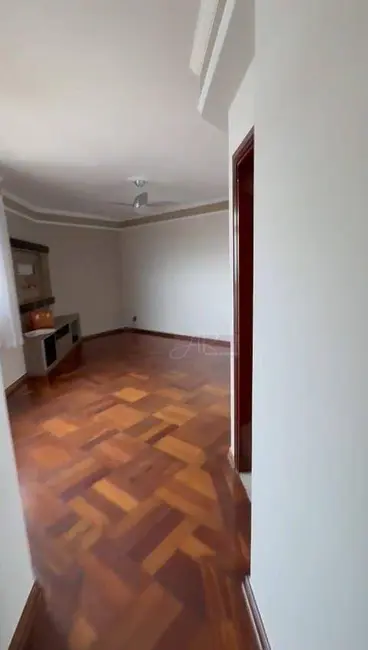 Apartamento com 3 quartos à venda, 107m2 em Centro, Pouso Alegre - MG - imagem 3 Foto 3 de Apartamento com 3 quartos à venda, 107m2 em Centro, Pouso Alegre - MG