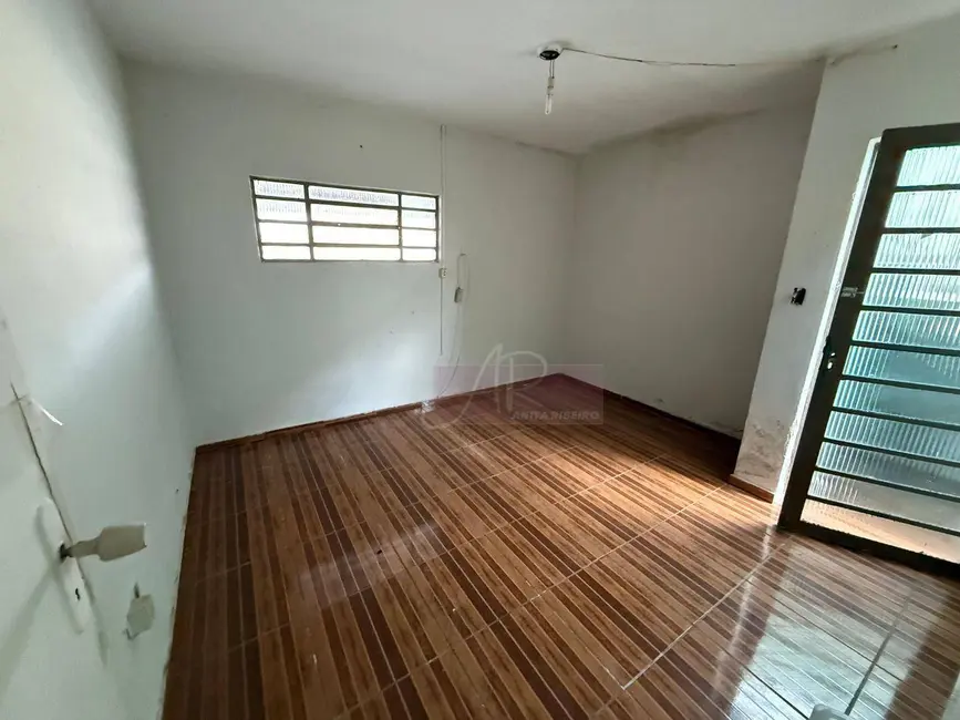Foto 3 de Casa com 3 quartos à venda, 100m2 em Pouso Alegre - MG