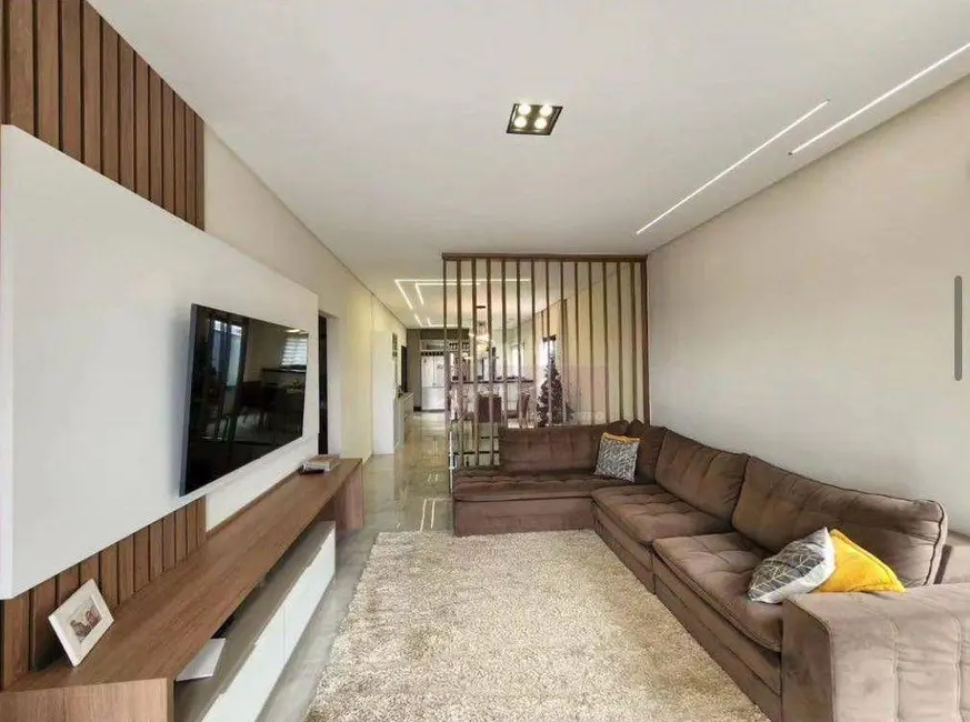 Casa de Condomínio com 4 quartos à venda, 300m2 em Pouso Alegre - MG - imagem 2 Foto 2 de Casa de Condomínio com 4 quartos à venda, 300m2 em Pouso Alegre - MG