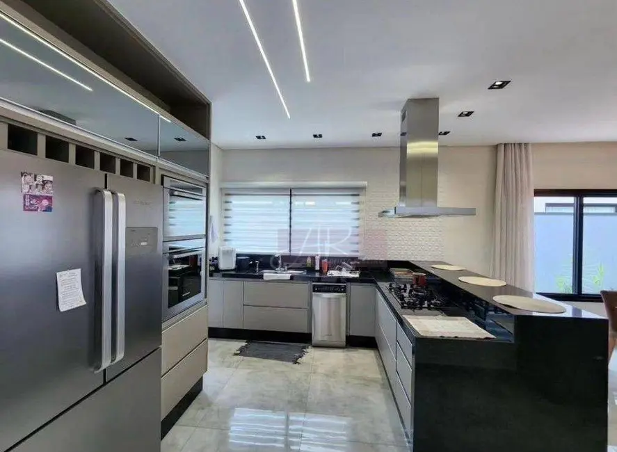 Casa de Condomínio com 4 quartos à venda, 300m2 em Pouso Alegre - MG - imagem 9 Foto 9 de Casa de Condomínio com 4 quartos à venda, 300m2 em Pouso Alegre - MG