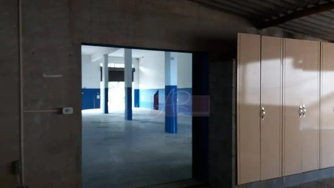 Foto 6 de Armazém / Galpão à venda, 330m2 em Ipuiuna - MG