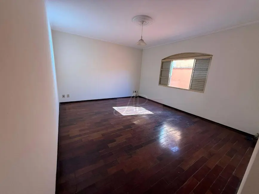 Casa com 5 quartos à venda, 450m2 em Pouso Alegre - MG - imagem 8 Foto 8 de Casa com 5 quartos à venda, 450m2 em Pouso Alegre - MG