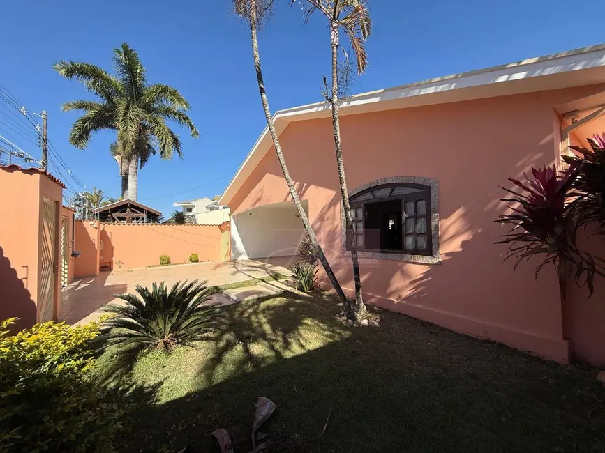 Foto 1 de Casa com 5 quartos à venda, 450m2 em Pouso Alegre - MG
