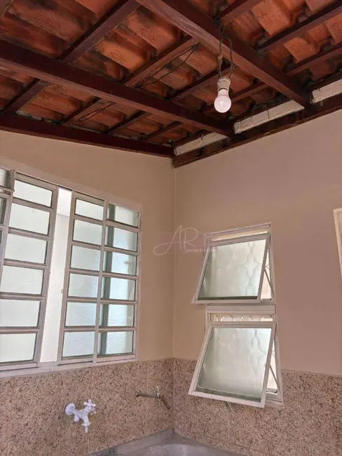 Casa com 2 quartos à venda, 200m2 em Pouso Alegre - MG - imagem 9 Foto 9 de Casa com 2 quartos à venda, 200m2 em Pouso Alegre - MG