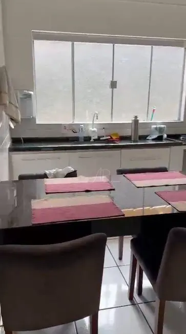 Foto 5 de Casa com 3 quartos à venda, 250m2 em São Carlos, Pouso Alegre - MG