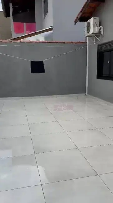 Foto 2 de Casa com 3 quartos à venda, 250m2 em São Carlos, Pouso Alegre - MG