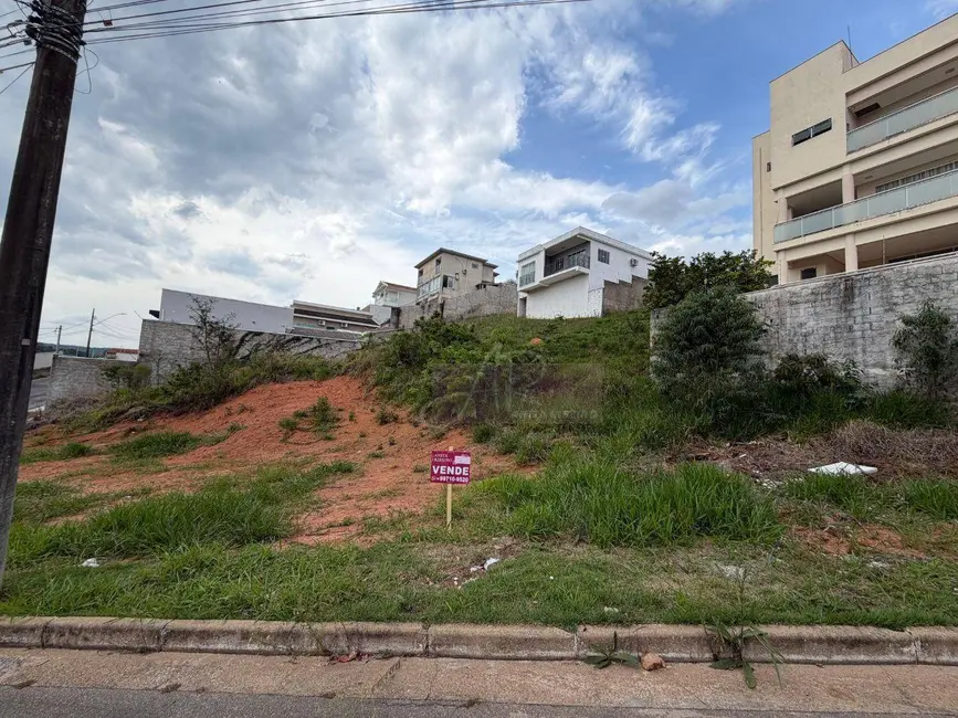 Foto 1 de Terreno / Lote à venda, 402m2 em Colinas de Santa Bárbara, Pouso Alegre - MG