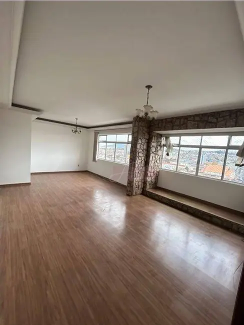 Foto 1 de Apartamento com 3 quartos à venda, 120m2 em Centro, Pouso Alegre - MG