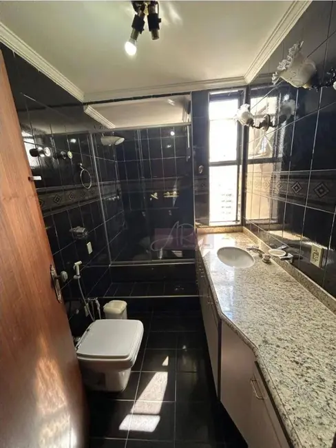 Apartamento com 3 quartos à venda, 120m2 em Centro, Pouso Alegre - MG - imagem 8 Foto 8 de Apartamento com 3 quartos à venda, 120m2 em Centro, Pouso Alegre - MG