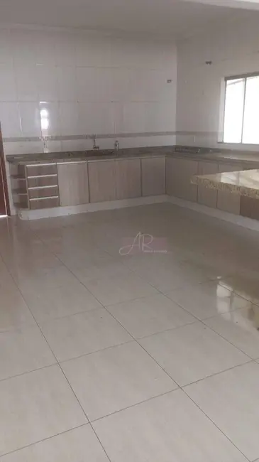 Casa com 2 quartos à venda, 300m2 em Pousada dos Campos III, Pouso Alegre - MG - imagem 5 Foto 5 de Casa com 2 quartos à venda, 300m2 em Pousada dos Campos III, Pouso Alegre - MG