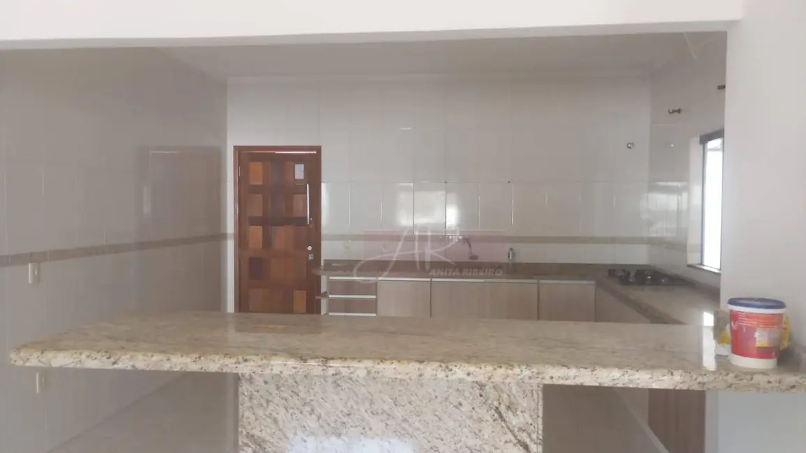 Casa com 2 quartos à venda, 300m2 em Pousada dos Campos III, Pouso Alegre - MG - imagem 4 Foto 4 de Casa com 2 quartos à venda, 300m2 em Pousada dos Campos III, Pouso Alegre - MG