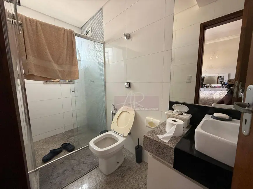 Apartamento com 4 quartos à venda, 130m2 em Centro, Pouso Alegre - MG - imagem 7 Foto 7 de Apartamento com 4 quartos à venda, 130m2 em Centro, Pouso Alegre - MG