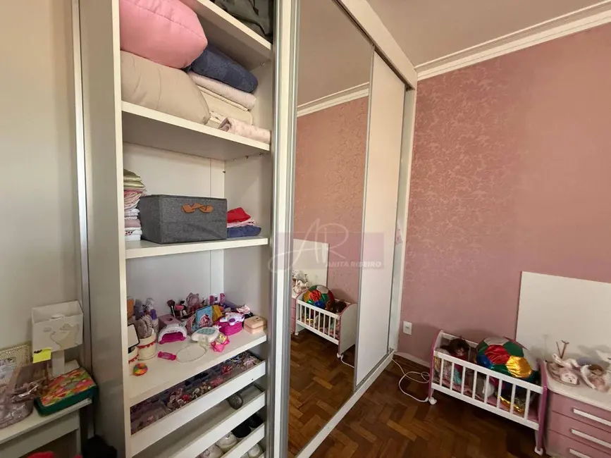 Apartamento com 4 quartos à venda, 130m2 em Centro, Pouso Alegre - MG - imagem 8 Foto 8 de Apartamento com 4 quartos à venda, 130m2 em Centro, Pouso Alegre - MG