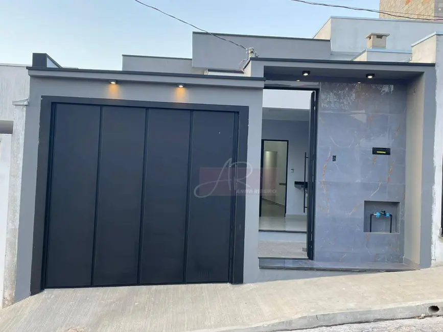 Foto 1 de Casa com 3 quartos à venda, 150m2 em Cidade Vergani, Pouso Alegre - MG