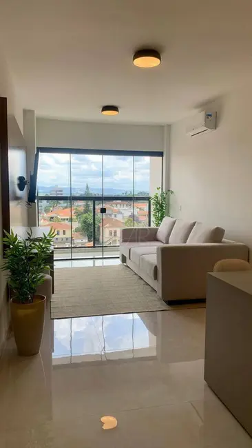 Foto 2 de Apartamento com 1 quarto à venda, 55m2 em Centro, Pouso Alegre - MG