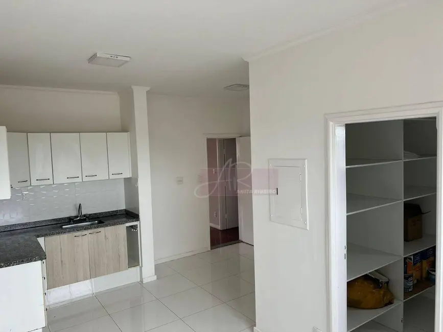 Apartamento com 3 quartos à venda, 133m2 em Centro, Pouso Alegre - MG - imagem 8 Foto 8 de Apartamento com 3 quartos à venda, 133m2 em Centro, Pouso Alegre - MG
