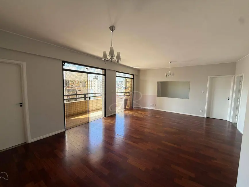 Foto 1 de Apartamento com 3 quartos à venda, 133m2 em Centro, Pouso Alegre - MG