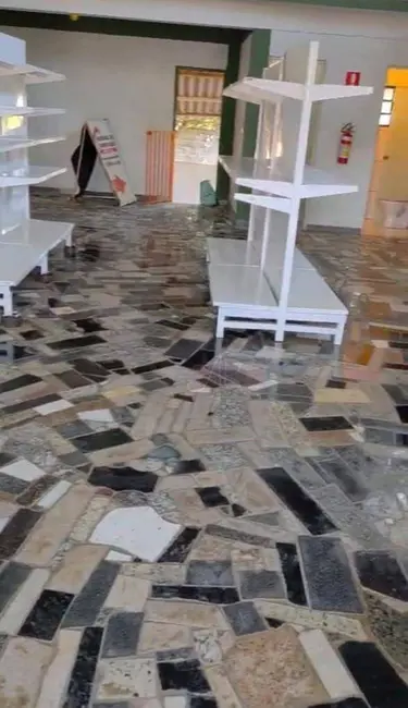 Armazém / Galpão à venda, 550m2 em Pouso Alegre - MG - imagem 6 Foto 6 de Armazém / Galpão à venda, 550m2 em Pouso Alegre - MG