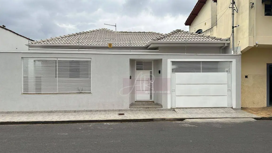 Foto 1 de Casa com 4 quartos à venda, 288m2 em Jardim Olímpico, Pouso Alegre - MG