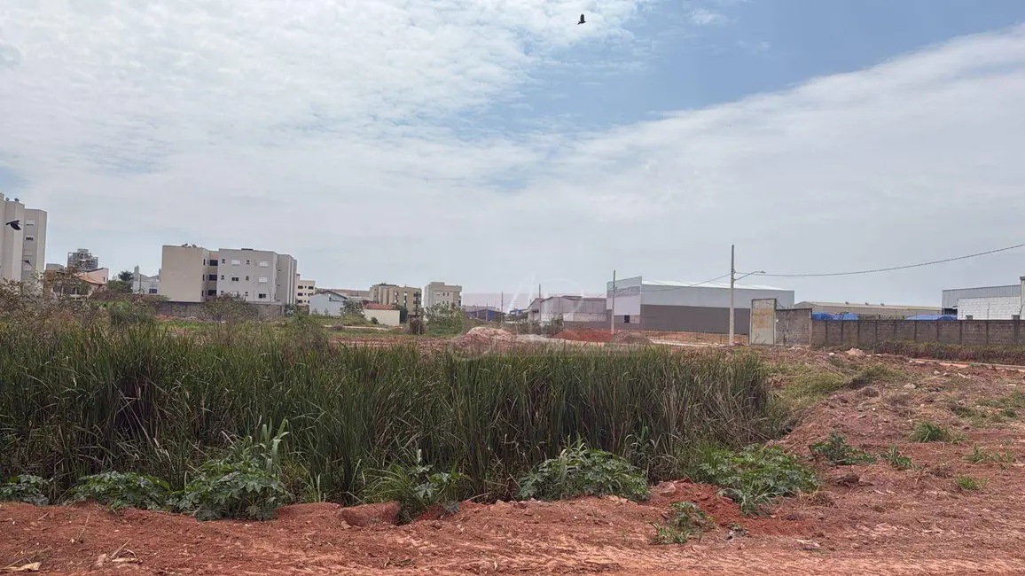 Terreno / Lote à venda, 300m2 em Pouso Alegre - MG - imagem 1 Foto 1 de Terreno / Lote à venda, 300m2 em Pouso Alegre - MG