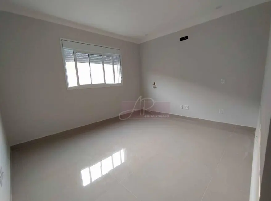 Apartamento com 3 quartos à venda, 82m2 em Pouso Alegre - MG - imagem 8 Foto 8 de Apartamento com 3 quartos à venda, 82m2 em Pouso Alegre - MG