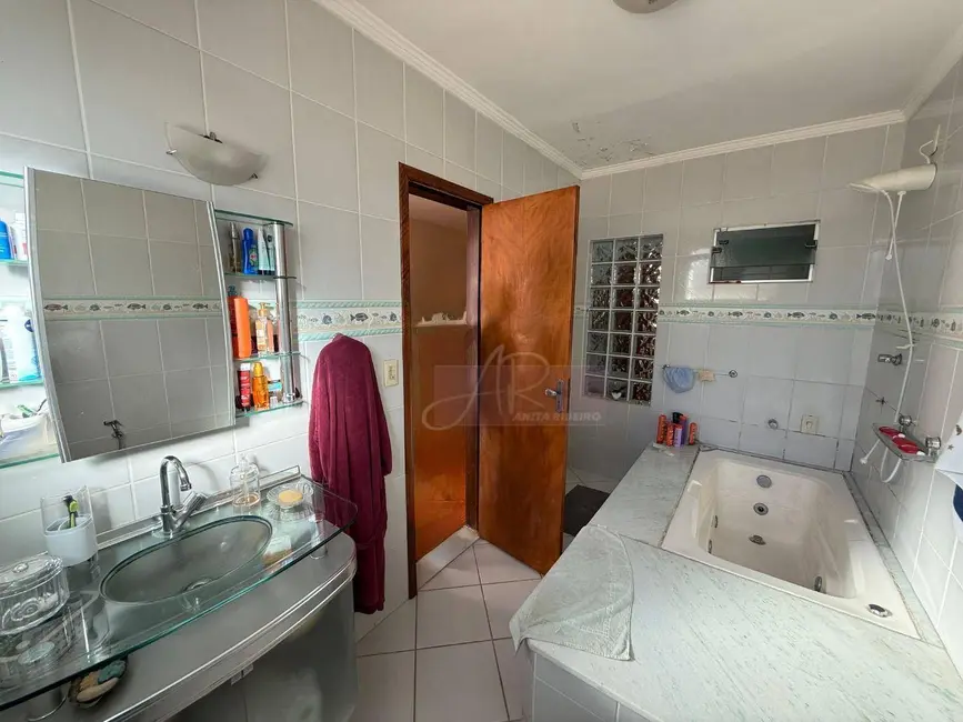 Foto 9 de Casa com 5 quartos à venda, 450m2 em Pouso Alegre - MG