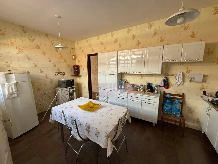 Foto 6 de Casa com 5 quartos à venda, 450m2 em Pouso Alegre - MG