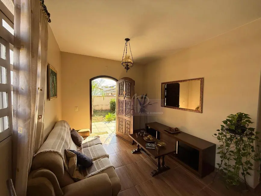 Foto 4 de Casa com 5 quartos à venda, 450m2 em Pouso Alegre - MG