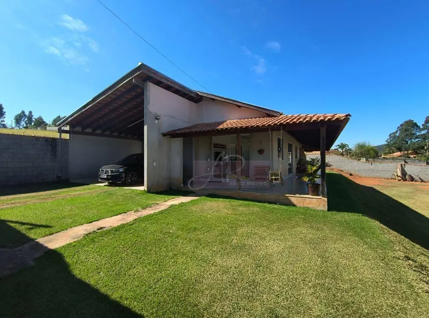 Chácara com 3 quartos à venda, 1000m2 em Pouso Alegre - MG - imagem 5 Foto 5 de Chácara com 3 quartos à venda, 1000m2 em Pouso Alegre - MG