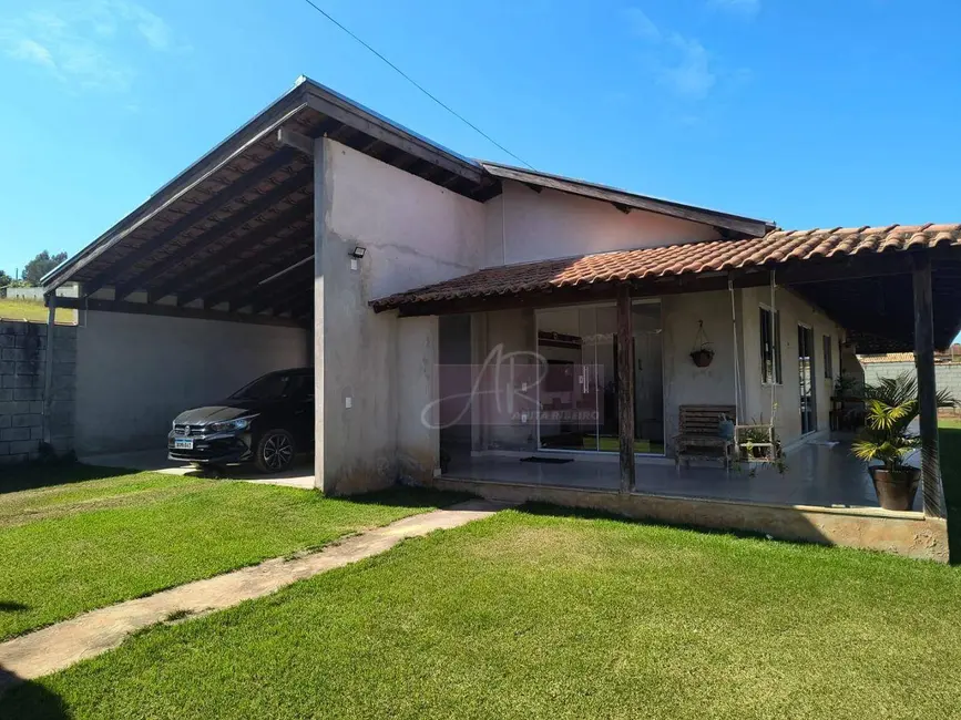 Chácara com 3 quartos à venda, 1000m2 em Pouso Alegre - MG - imagem 3 Foto 3 de Chácara com 3 quartos à venda, 1000m2 em Pouso Alegre - MG