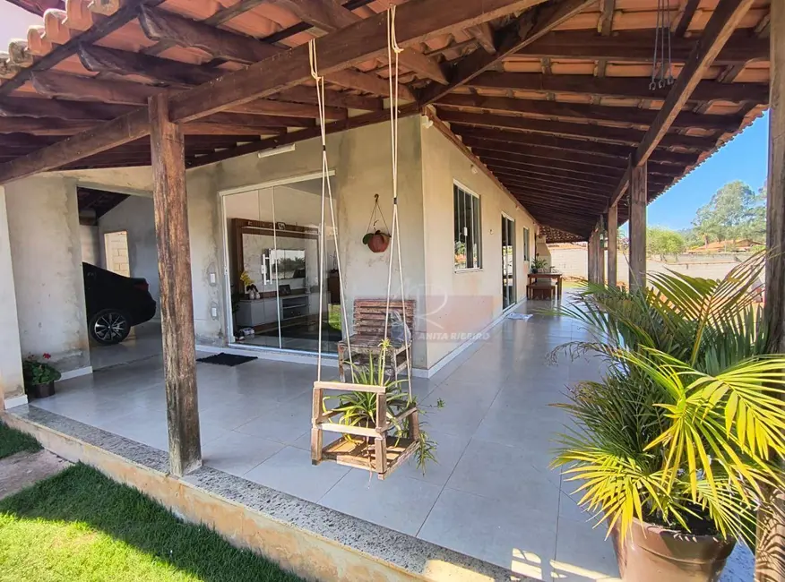 Foto 1 de Chácara com 3 quartos à venda, 1000m2 em Pouso Alegre - MG